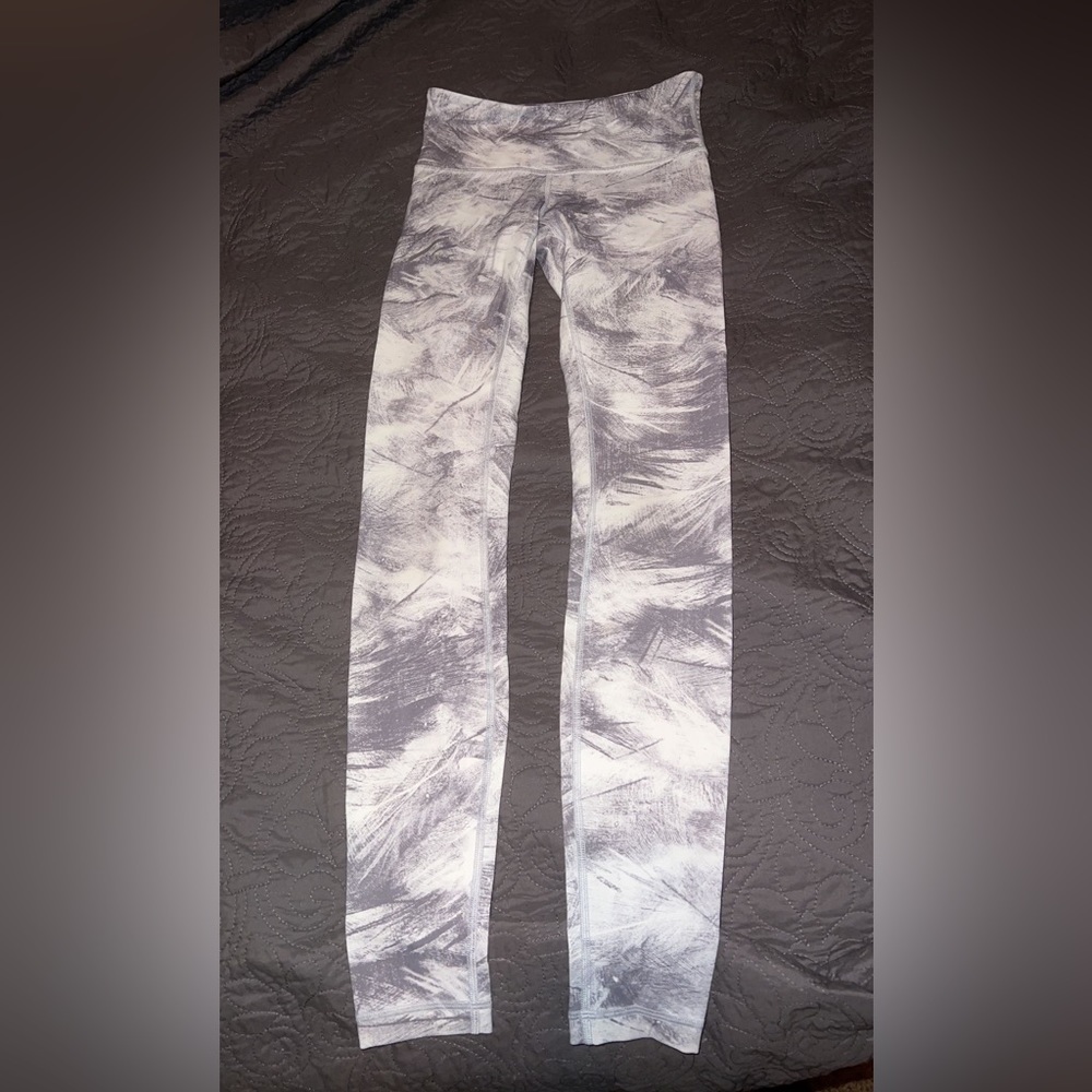 lululemon leggings size 2 white with grey